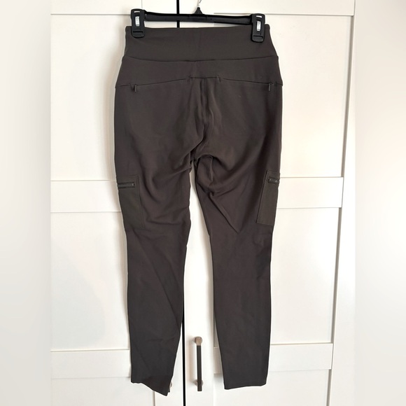 Athleta Headlands Hybrid Cargo pants size 4 in olive green - Picture 4 of 6